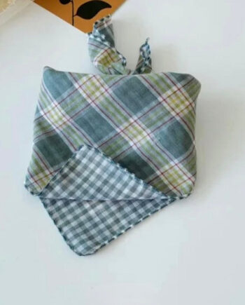 Elegant Silkebandana til Hunde – Ternet & Stribet Design