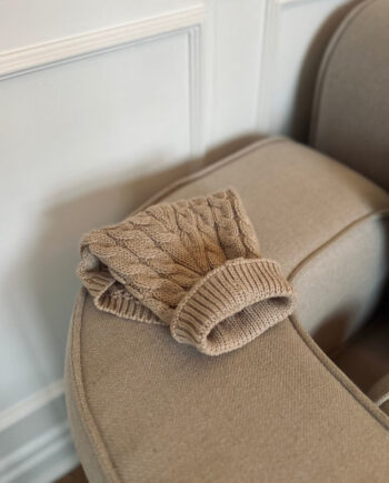 Beige Striktrøje til Hunde – Elegant Vintertøj på Udsalg